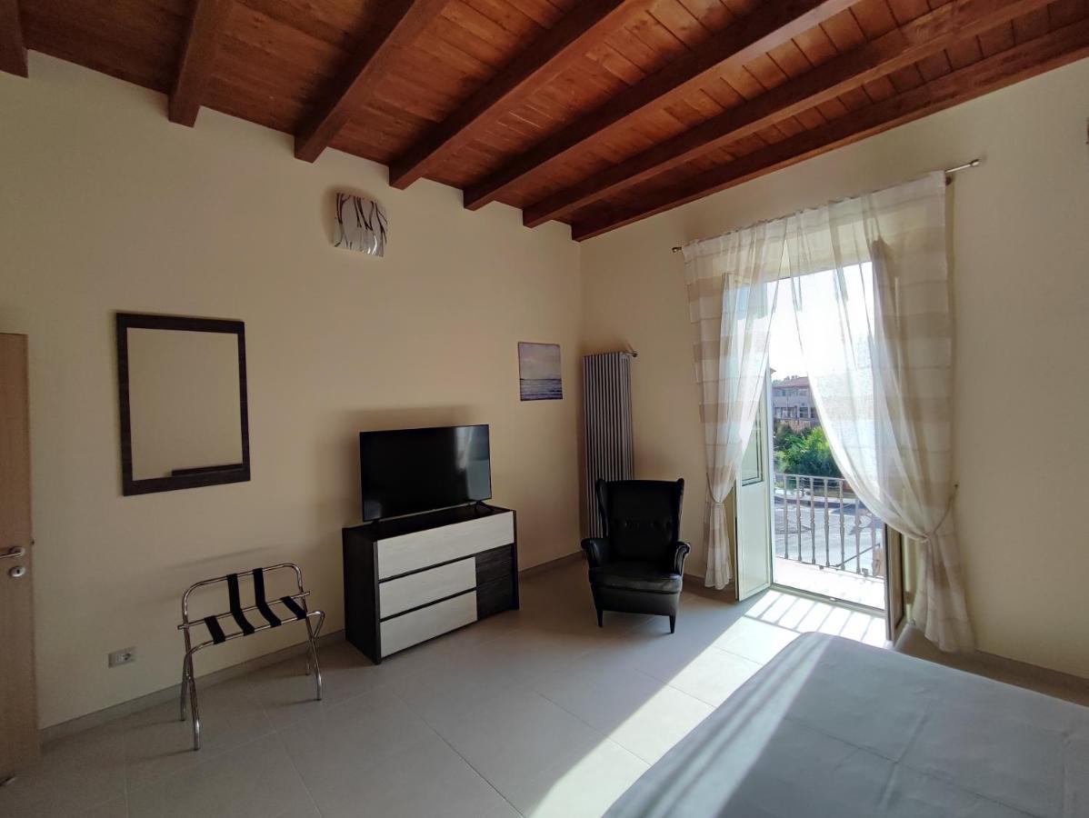 Isola di Liri In Centro Rooms And Apartments מראה חיצוני תמונה