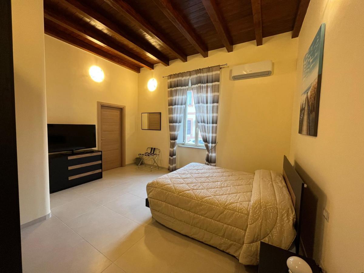 Isola di Liri In Centro Rooms And Apartments מראה חיצוני תמונה